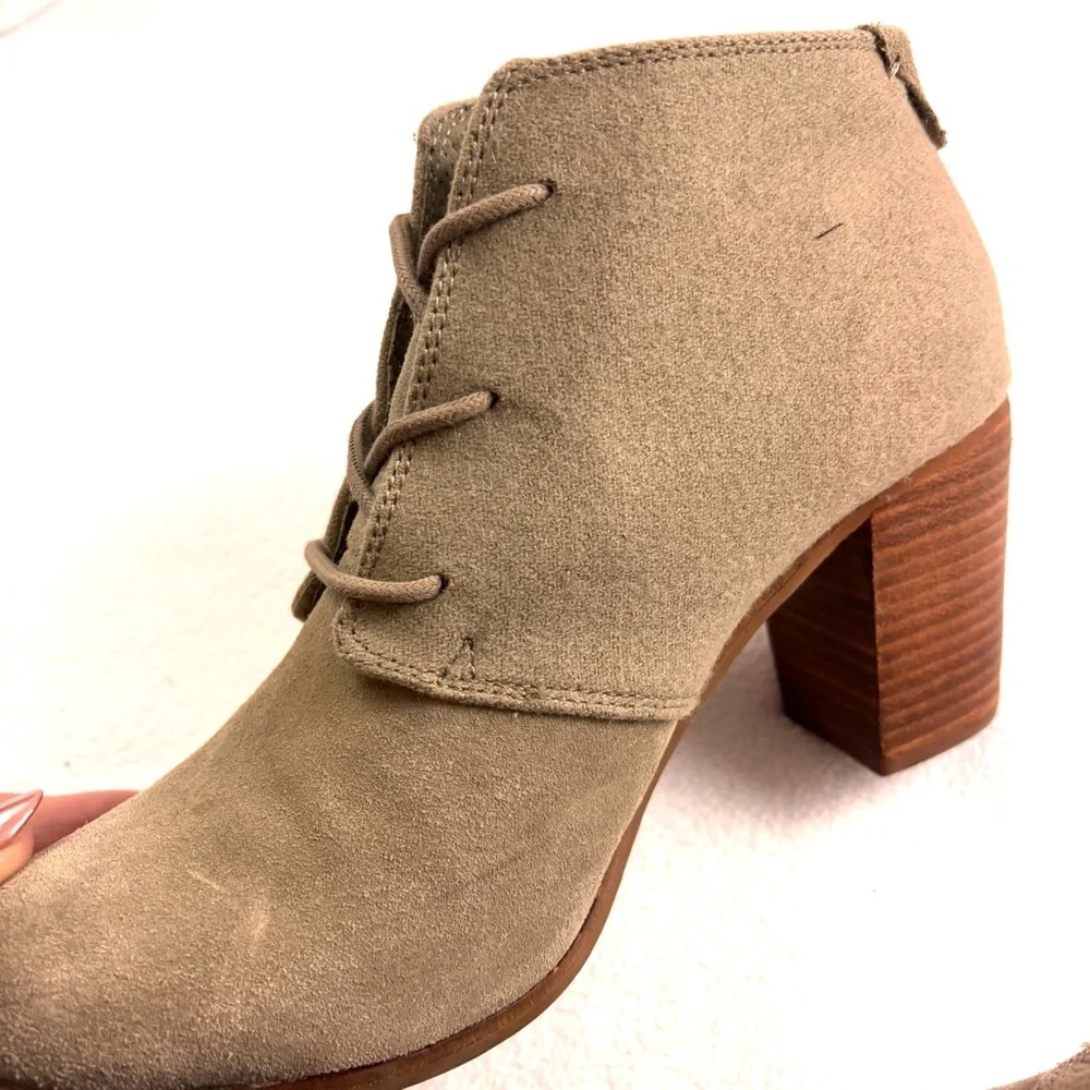 TOMS Lunata Beige Lace-Up‎ Suede Block Heel Metal Tip Lace-Up Ankle Booties W10